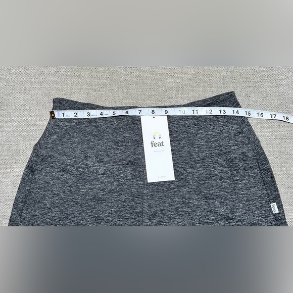 Feat Women's Flow/Tech Roam 2" Shorts Heather Gray Size Small - Picture 7 of 11